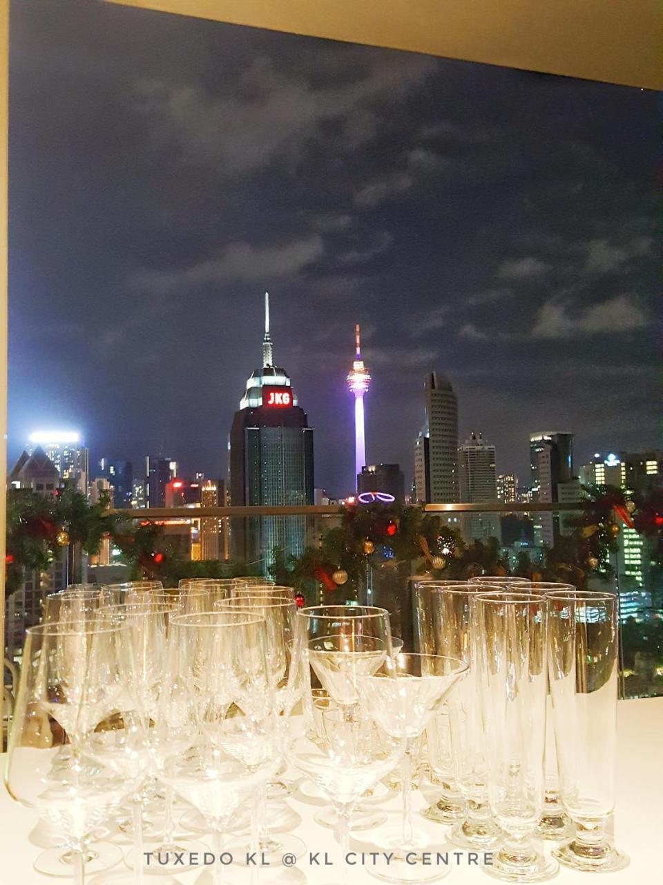 Hotel Tuxedo Kl No.1 Rooftop Pool W Skyscraper Views Kuala Lumpur Exterior foto